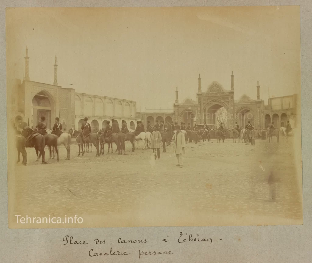 دروازه ناصریه (دروازه شمس‌العماره) و دروازه چراغ گاز میدان توپخانه تهران