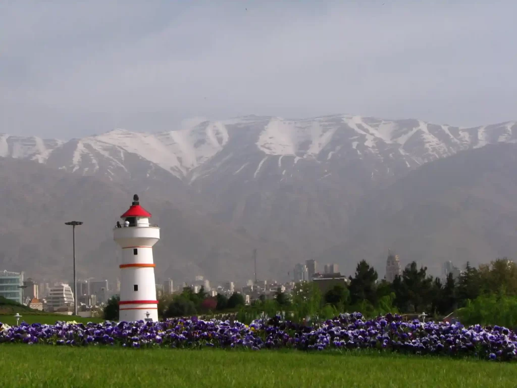 فانوس دریایی پارک آب و آتش