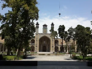صحن مسجد سپهسالار