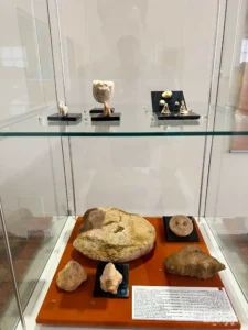 تالار دوره پارینه‌سنگی قدیم موزه ایران باستان