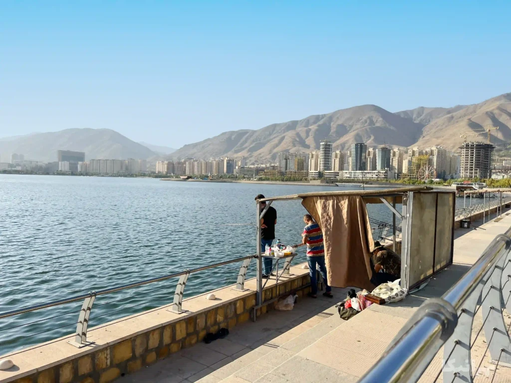 ماهیگیری در دریاچه چیتگر