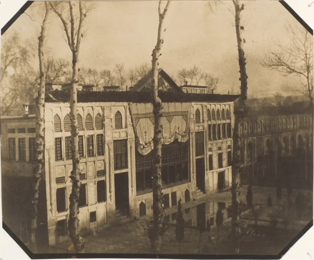 عمارت بلور کاخ گلستان