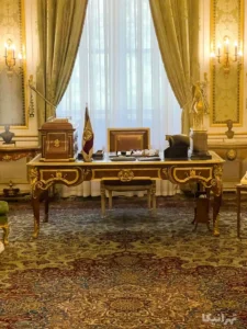 میز تحریر متعلق به ماری آنتوانت ملکه فرانسه در دفتر کار کاخ سفید