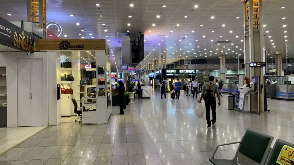 فرودگاه امام