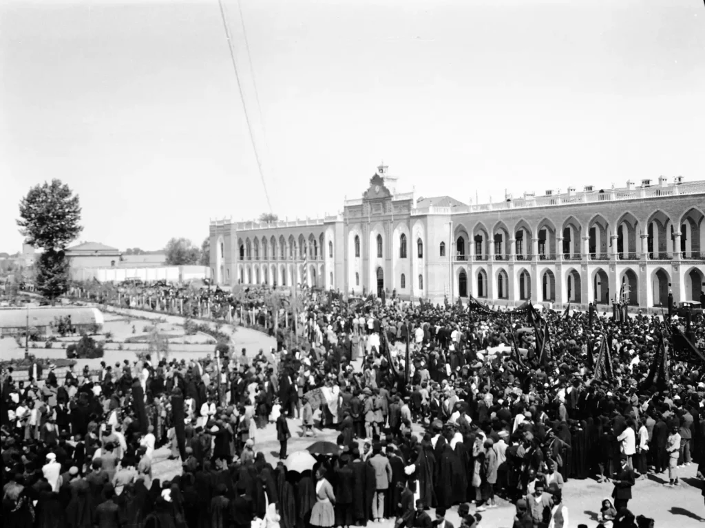 میدان توپخانه