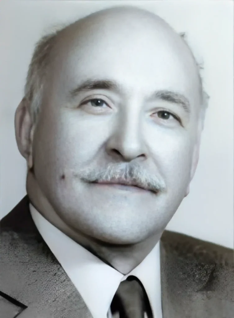 عبدالحسین صنعتی‌زاده
