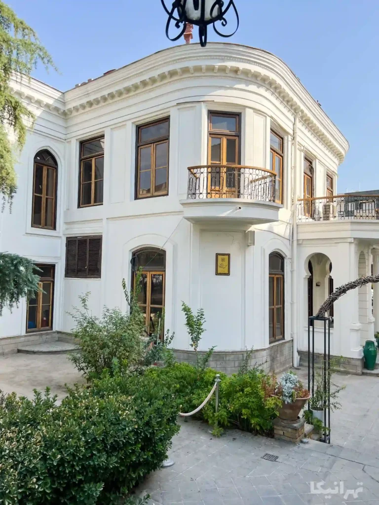 موزه نقاشی پشت شیشه