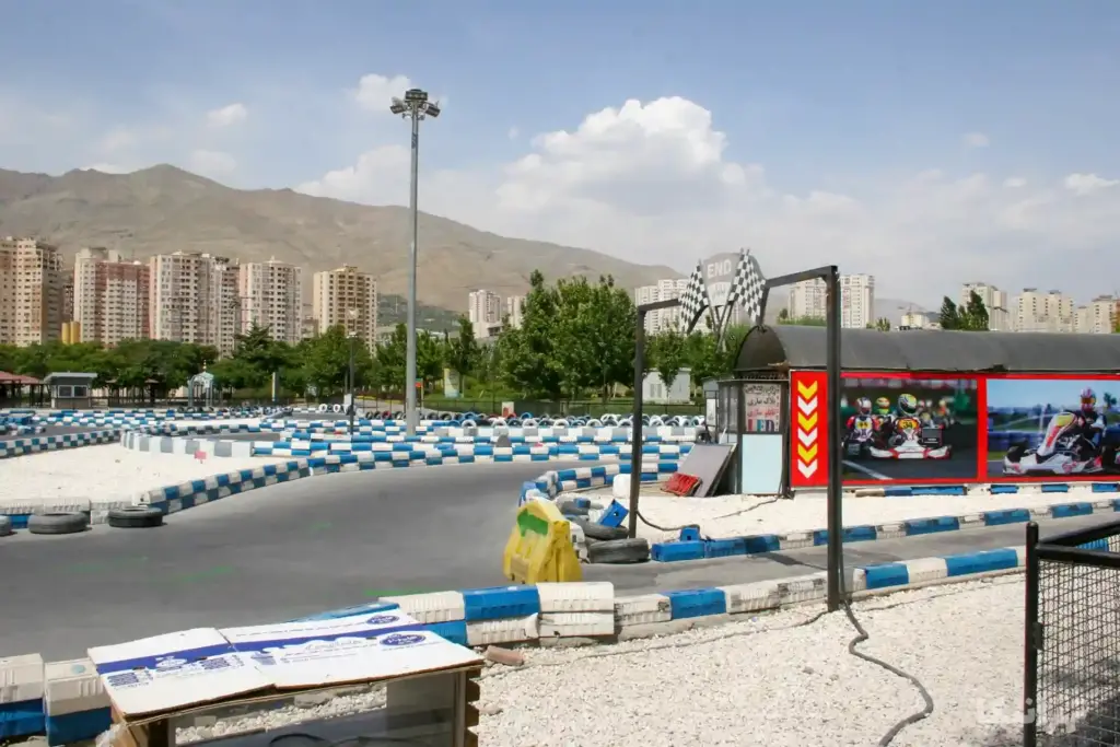 کارتینگ شهربازی دریاچه چیتگر