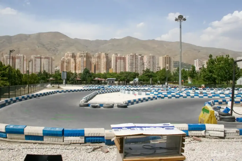 کارتینگ شهربازی دریاچه چیتگر