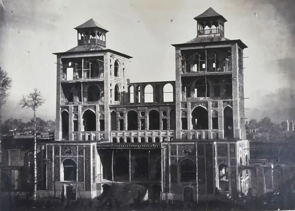 شمس‌العماره درحال ساخت