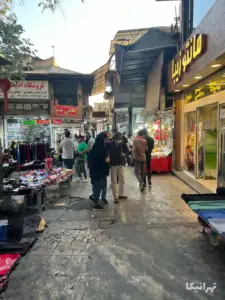 مردم در حال تردد و خرید در بازار تجریش