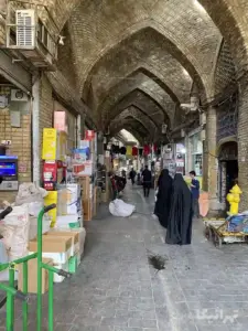 مردم درحال عبور از بازار سید اسماعیل