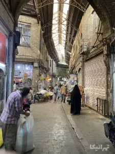 مردم درحال عبور از بازار سید اسماعیل