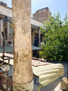 ستون قدیمی سرای وهابیه بازار