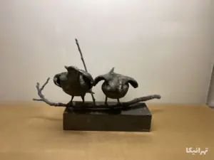 تندیس دو پرنده در موزه جهان‌نمای کاخ نیاوران
