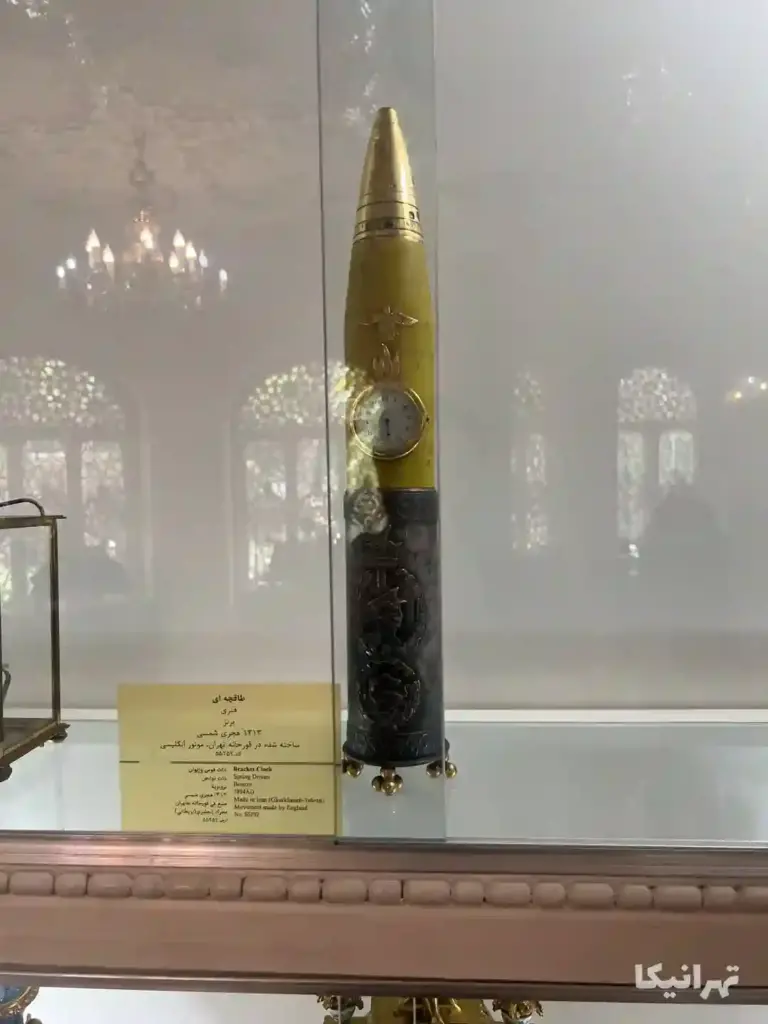 ساعت طاقچهای موزه زمان