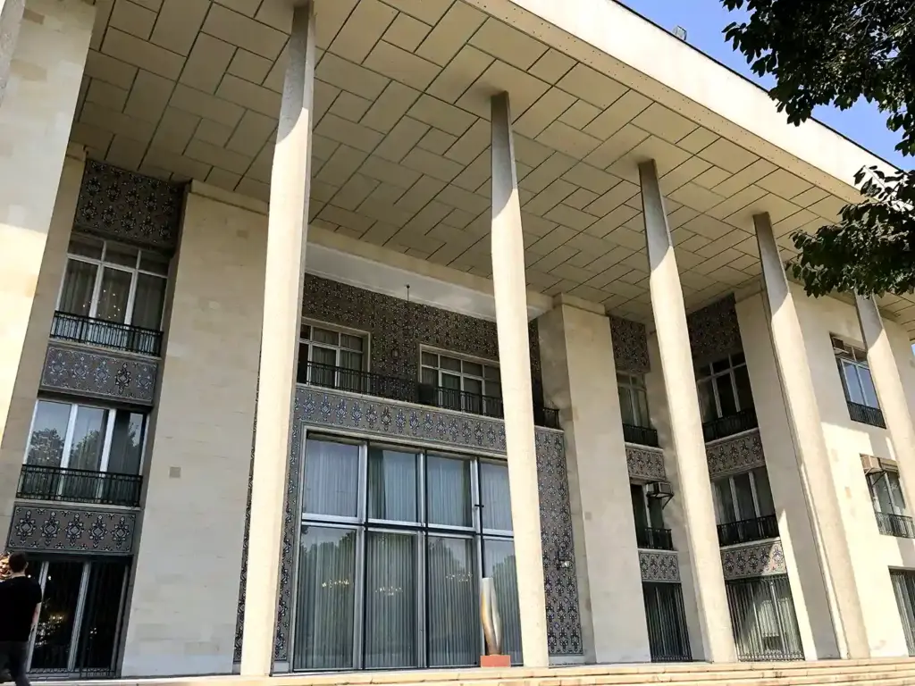 نمای جنوبی کاخ اختصاصی نیاوران